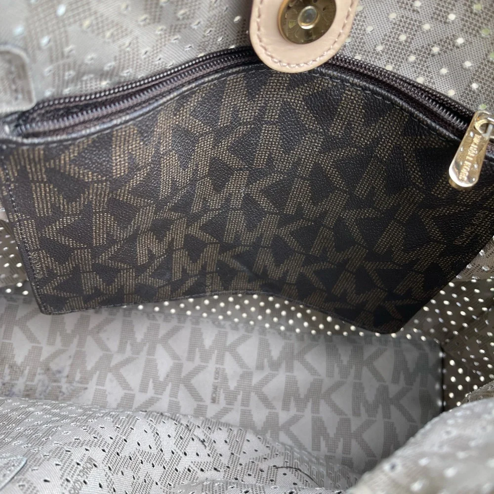 MICHAEL KORS Perforated Hamilton Purse